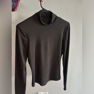 Black crop top, s/m full sleeves light fabric